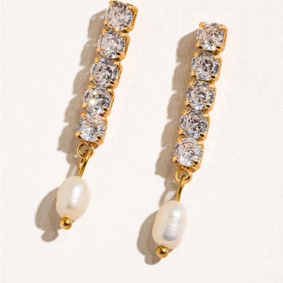18K Gold  Pearl Drop Earrings - Picture 1 of 5